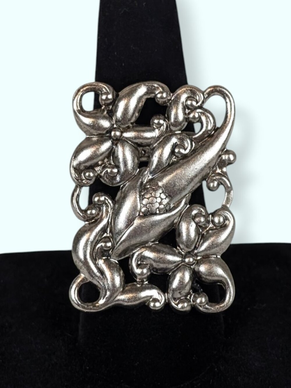 Vintage Art Nouveau Revival Floral Cut Out Coil Ring